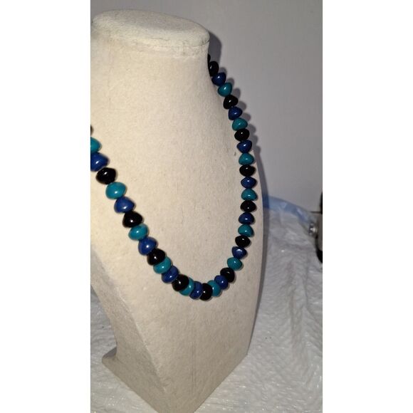 Acrylic Beaded Vintage Women's Necklace Black and Blue Mid-Century Look - Picture 8 of 8